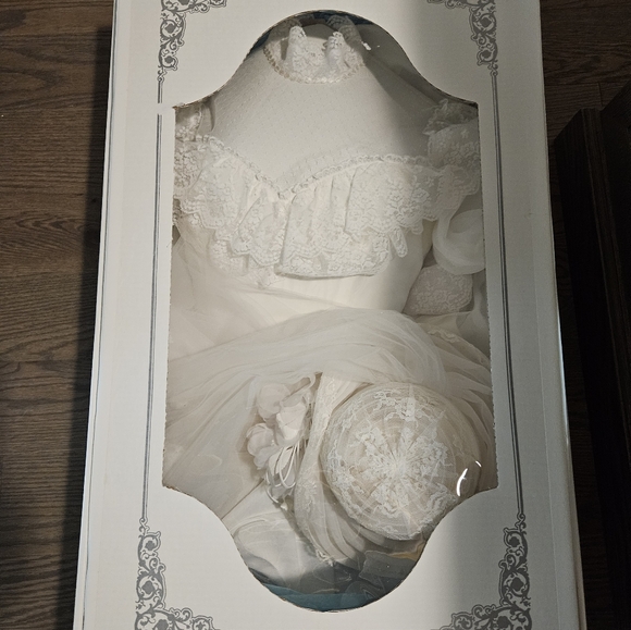 Wedding dress   1983 - Picture 4 of 4